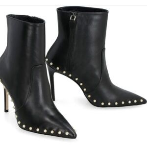 STUART WEITZMAN STUART PEARL 
100 ZIP BOOTIE Size 39